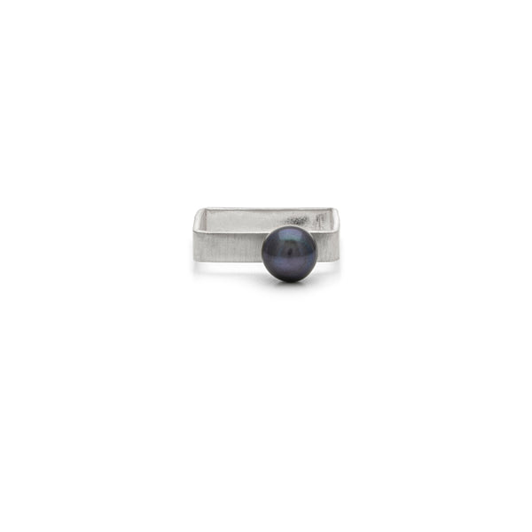 4mm Square Pearl Ring