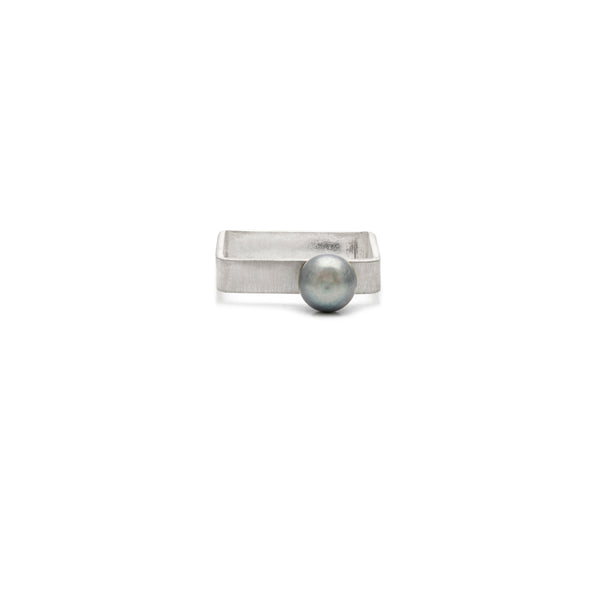 4mm Square Pearl Ring
